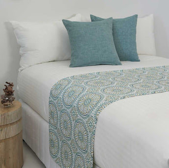 Bed Runner & Cushion Set - Set 8