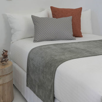 Bed Runner & Cushion Set - Set 4